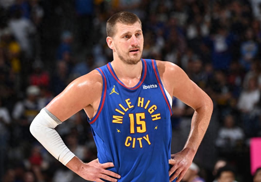 球速官网包含今晨英超焦点战，克里夫兰骑士绝杀压哨，底气十足，年轻球员得到机会的词条