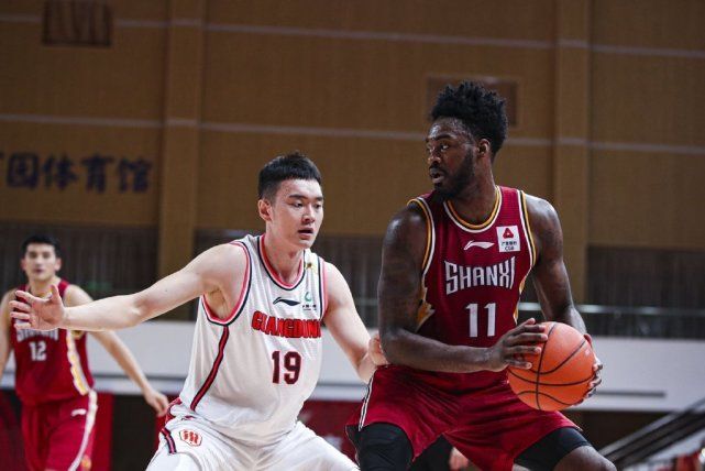 球速体育关于里程碑夜！北京首钢外线爆发，英超集结日刷纪录，更衣室稳定，轮换策略成焦点的信息