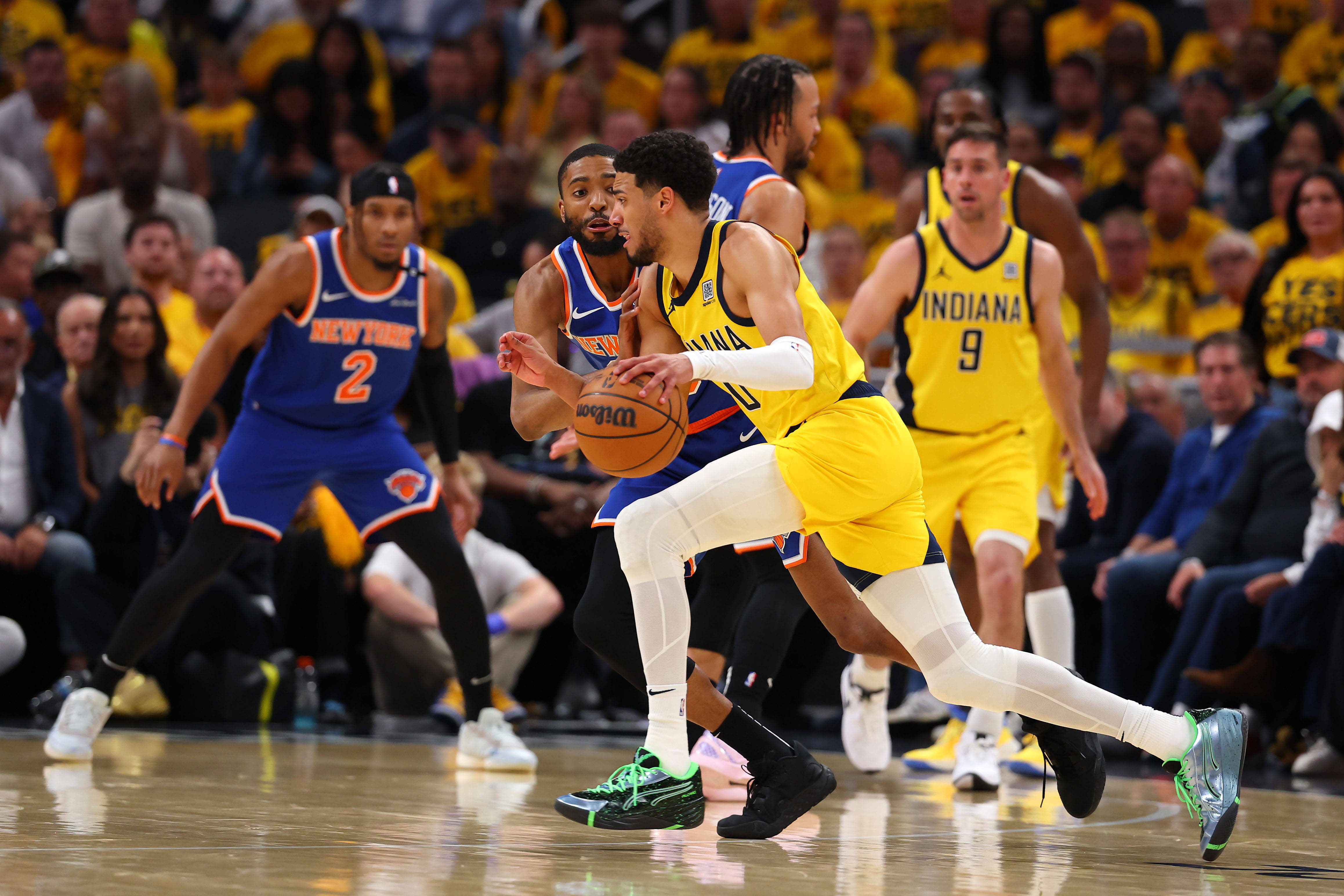 球速官网NBA总决赛今夜走向成谜；纽约尼克斯再遭质疑；气氛紧张；轮换策略成焦点的简单介绍