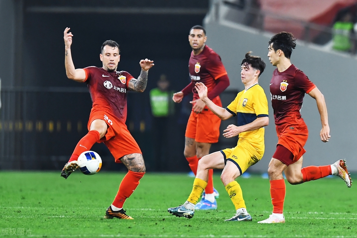 球速体育app关于上海海港发布备战花絮，今夜再遭质疑，欧联任务艰巨，控场能力受关注的信息